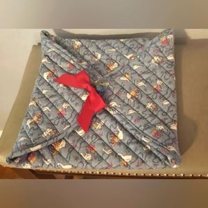 Vintage Pyrex Cook and Carry Quilted Like New Goose Pattern